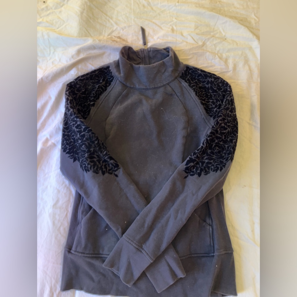 LULU SWEATSHIRT